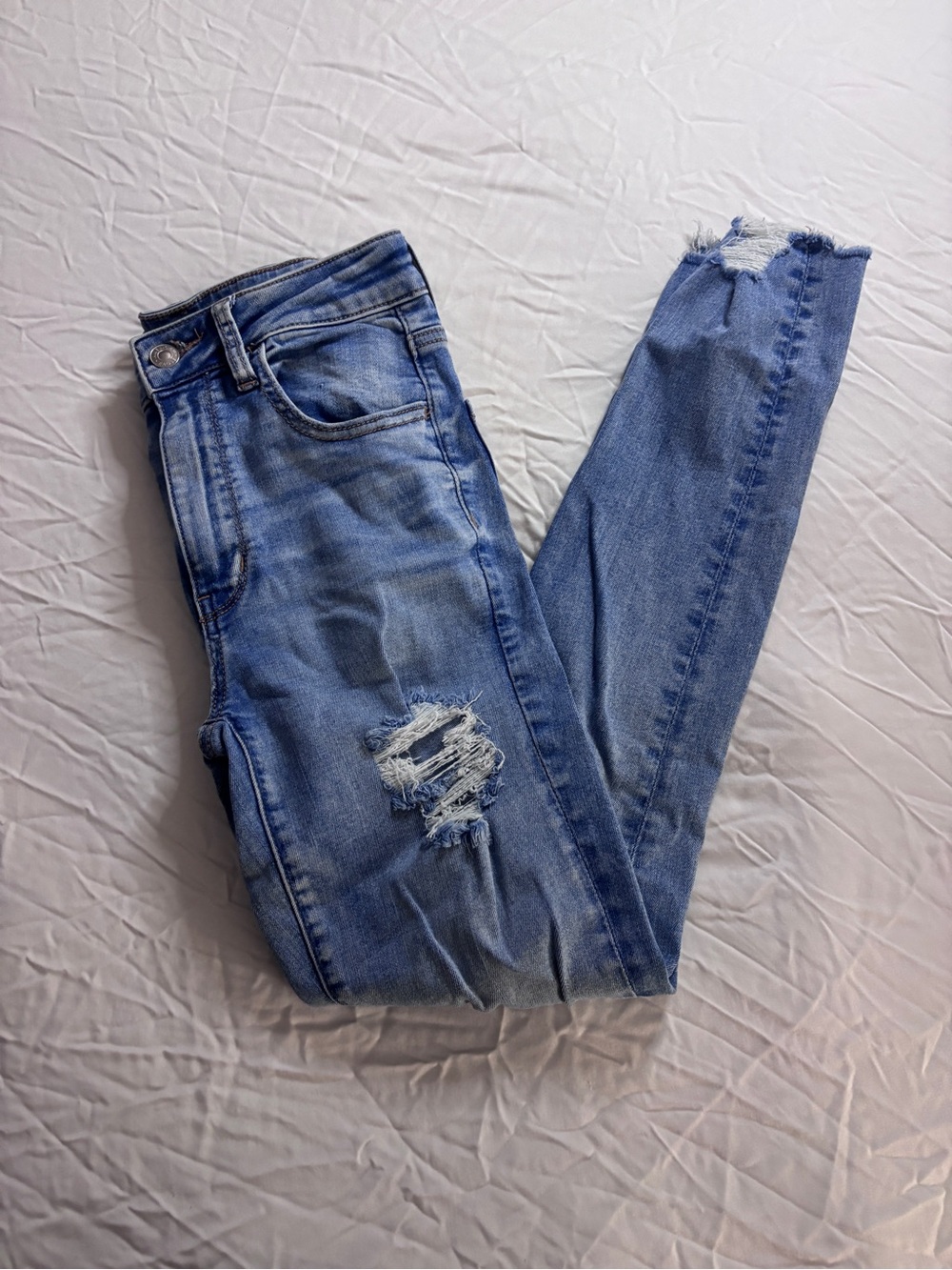 American Eagle Outfitters Light Blue Distressed Skinny Jeans